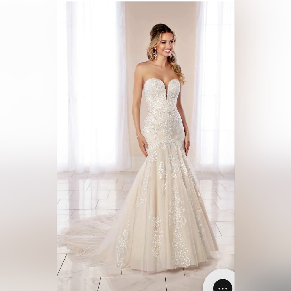 NWT Stunning Ivory Fit and Flare Stella York Wedding Dress size 14